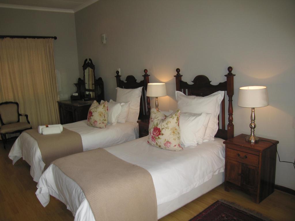 Beaufort Manor Country Lodge Beaufort West Exterior foto